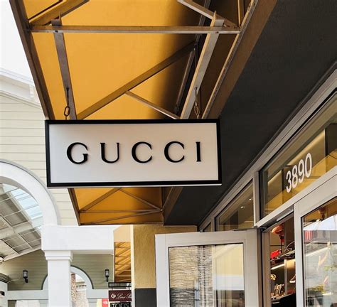 asciugamano mare gucci|Gucci Livermore Outlet.